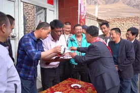 青海婚礼婚庆婚俗：青海人的下马三杯酒，感情深了一口闷视频封面