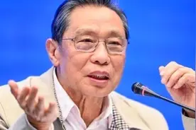 钟南山院士推荐的健康水果橙子，记得给家人要多吃，补水又抗燥视频封面