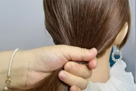 让后脑勺快速蓬松饱满的“小心机扎发技巧”学起来，发型特实用视频封面