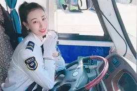 河南女模特改行开公交：经常被问有对象没，有人专门等着坐她的车视频封面