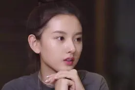 宋祖儿拍照为啥总是张嘴，当网友看了闭嘴照片后，还是张嘴吧视频封面