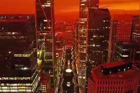 加州天空如末日！临产孕妇拍下震撼照片：我们俩的世界一片红色视频封面