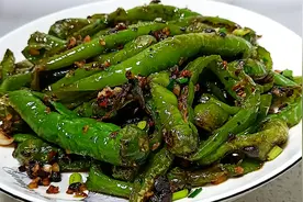 你做的虎皮青椒炒对了吗？虎皮青椒正确做法，好吃开胃的下饭菜视频封面