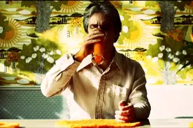他坚信胡萝卜是延年益寿的佳品，每天喝胡萝卜汁，这导致了他死亡视频封面