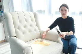 把酱油、番茄酱抹在沙发上，还能清洗干净吗？来看我是怎样处理的视频封面