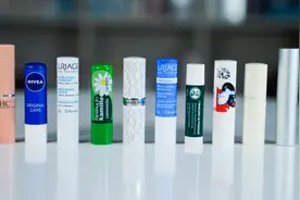 【配方师小在】十款热门保湿润唇膏对比测评，优胜奖花落谁家视频封面