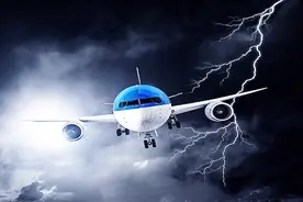 飞机为什么不怕雷击？放电刷和避雷条等为飞行安全保驾护航视频封面
