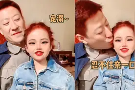 于震拍戏迎来女儿探班，老父亲忍不住亲了一口，眼神宠溺画面温馨视频封面