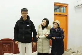 听说前夫房子拆迁，前妻赶忙上门求复合，婚后妻子傻眼了视频封面
