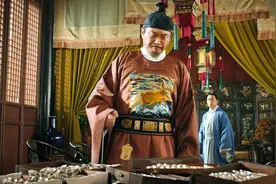 明朝时期到底有多强大？冶铁数量是西方总和，火炮制造让西方佩服视频封面