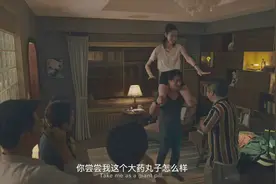 朋友聚会佟大为和女友在屋里做起立蹲运动，这下可把大伙乐坏了视频封面