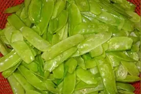 豌豆壳别再扔了，用来炒肉比荷兰豆还好吃！又脆又绿还下饭，厉害视频封面