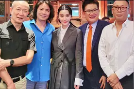 范冰冰心理素质真强！连惹两起官司，参加名导聚会依旧全程站c位视频封面