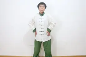 腰不好的，1个正确的转腰姿势，每天3分钟，修复腰肌，腰椎更健康