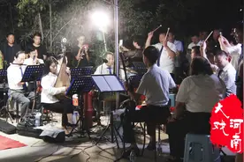 经典老歌《红歌联奏》，民间乐队演奏！太精彩了，满满的正能量！视频封面