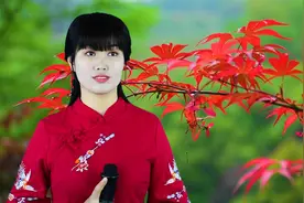 一曲《受了伤的狼》，伤感歌声却有一些轻快旋律！视频封面