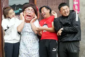 搞点儿乐：为了家庭和谐，铁公鸡真有办法，没想好奇村花却了遭殃视频封面