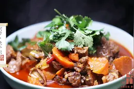 这牛肉也太好吃了，胡萝卜烧牛肉，荤素搭配，营养又健康！视频封面