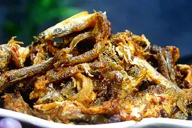 价值数万的秘制豆豉白条做法！酥香劲道，骨刺化酥，好吃极了视频封面