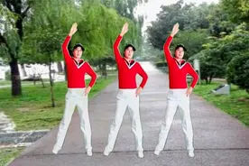 广场舞《我不是高富帅》32步简单火爆网红歌流行