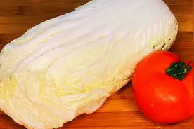 秋天要多吃白菜，加1个西红柿，教你个开胃做法，我家一周吃5次视频封面