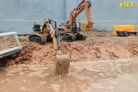 小男孩喜欢的高仿真工程车挖掘机玩具车，超酷大货车装沙运土游戏视频封面