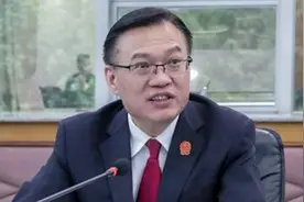 湖北高院副院长自缢身亡，4天前曾主持会议，系最后一次公开露面视频封面