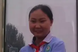 重庆13岁女孩开学首日离家出走 家人心急如焚视频封面