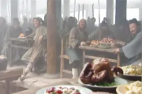 水浒传：梁山兄弟个个是吃货，这红烧肉做得太有食欲了，馋坏了视频封面