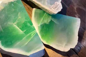 实战百万级冰种翡翠毛料，男子却不看好起货，气得二话不说直接压视频封面