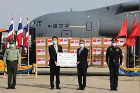 运20再次飞出国门，向泰国军队提供紧急抗疫物资援助视频封面