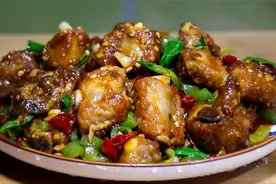 这才是排骨的经典做法，不需要焯水，照样香嫩脱骨，好吃又入味