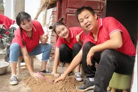 短剧：小伙伴玩“扒土堆”游戏，输的请大家吃辣条，真是太好玩了