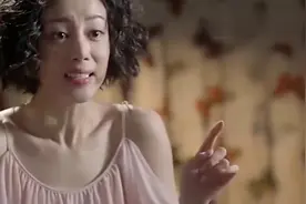 李慧珍：夏乔在家化妆烫头模仿慧珍，不料慧珍突然回家，表情太逗