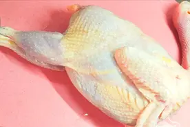 珍珠鸡这样做营养又好吃，肉质鲜甜嫩滑，一大锅连汤汁都不剩视频封面