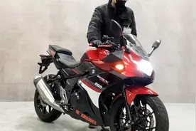 豪爵铃木250摩托，动力强配ABS，售26680元，听听双缸声浪如何？视频封面