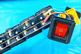 电工都说不认识PDU电源，说白了就是一个插排，连地线都用铜排接