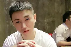 【药水哥】 药酱深情献唱《你是我的女朋友》唱得属实好汀视频封面