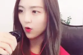 这位女网红厉害了，用15秒的唱歌视频圈粉千万，独特烟嗓太迷人