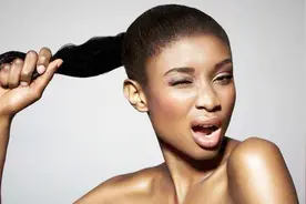 为什么黑人的皮肤那么紧绷那么好?视频封面