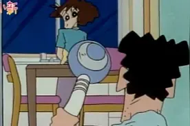 蜡笔小新：小新玩按摩仪，广志不小心踢翻桌子，美伢端着饭就发火视频封面