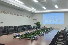 手把手教您,笔记本电脑无需接HDMI线,画面无线投影在投影仪上显示视频封面