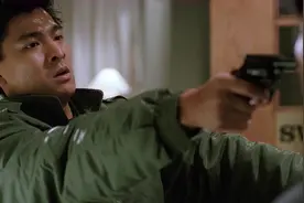 哥哥穿越时空为救弟弟 最后把回去的钥匙给了弟弟视频封面