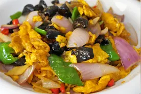 这才是洋葱炒鸡蛋最好吃做法，学会这一招，鲜香爽脆，好吃下饭视频封面