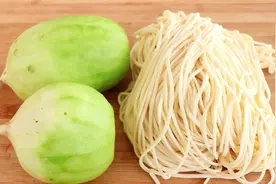 两个萝卜，一把面条，没想到这么好吃，口感劲道，营养丰富，真香