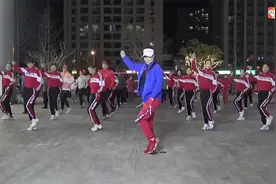 广场舞《走路带着风》32步踩点、弹跳、插兜舞、超级美酷
