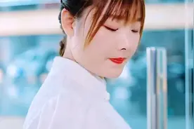 女友闺蜜来家做客竟茶言茶语，男友表里不一行为很解气，结局错愕