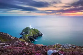 如果你用欣赏的眼睛看人，就能看到值得尊重和学习的人。视频封面