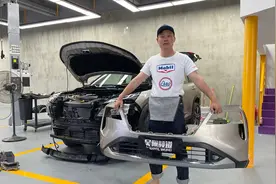 我们把奇骏磕到了，顺便也拆了看看用料 | 吴佩频道视频封面