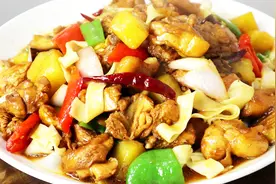 大盘鸡最好吃的做法，鸡肉鲜香滑嫩，面条筋道，上桌连汁都不剩视频封面